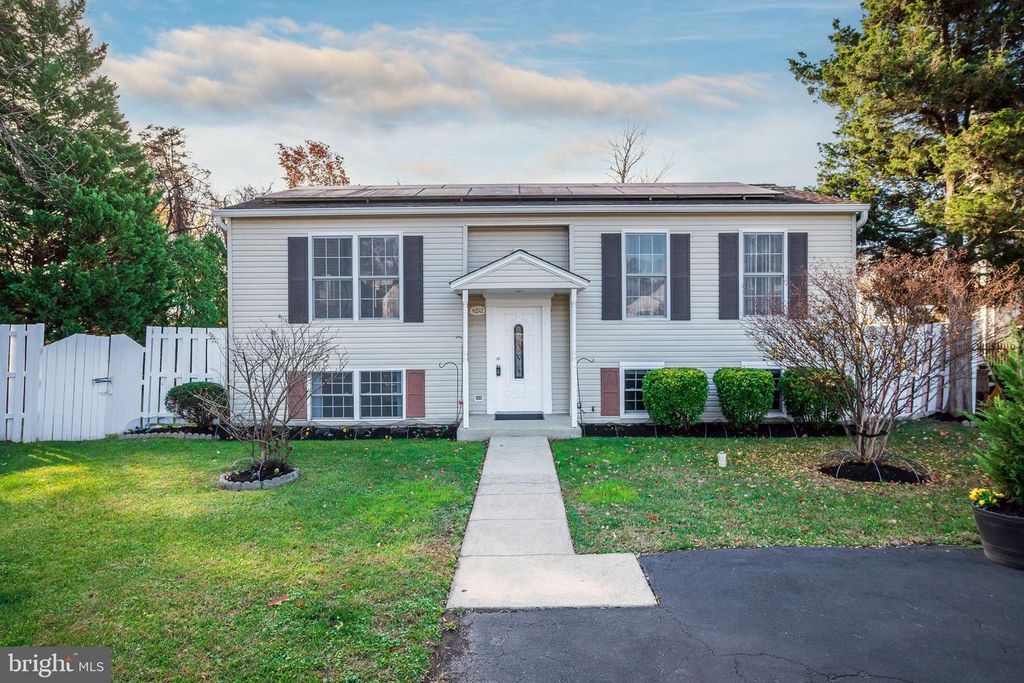 8252 GLEN CT, Jessup, MD 20794