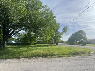 202 Strong Street, Bowie, TX 76230
