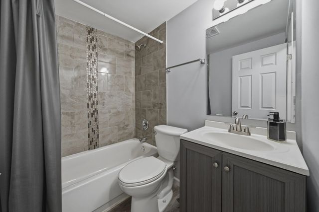 234 Malibu Drive, Bolingbrook, IL 60440