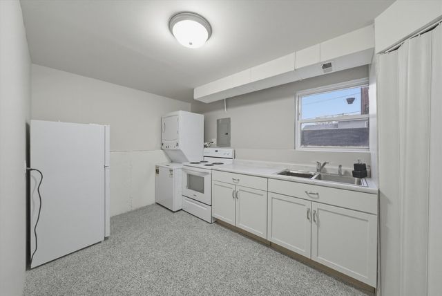 234 Malibu Drive, Bolingbrook, IL 60440