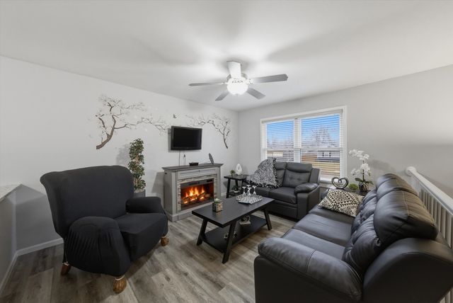 234 Malibu Drive, Bolingbrook, IL 60440