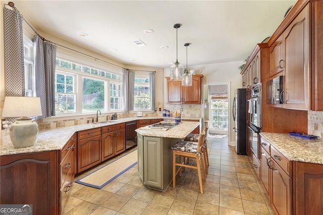 5825 Plantation Drive, Roswell, GA 30075