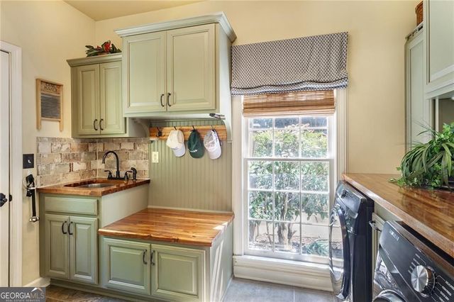 5825 Plantation Drive, Roswell, GA 30075