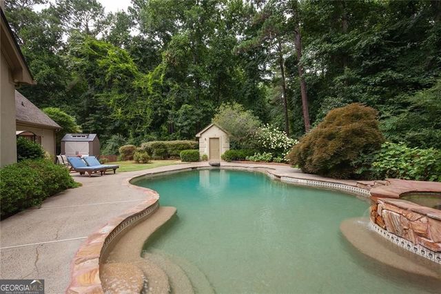 5825 Plantation Drive, Roswell, GA 30075