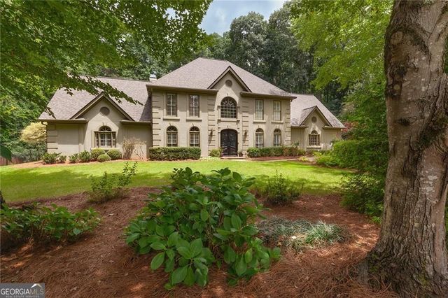5825 Plantation Drive, Roswell, GA 30075