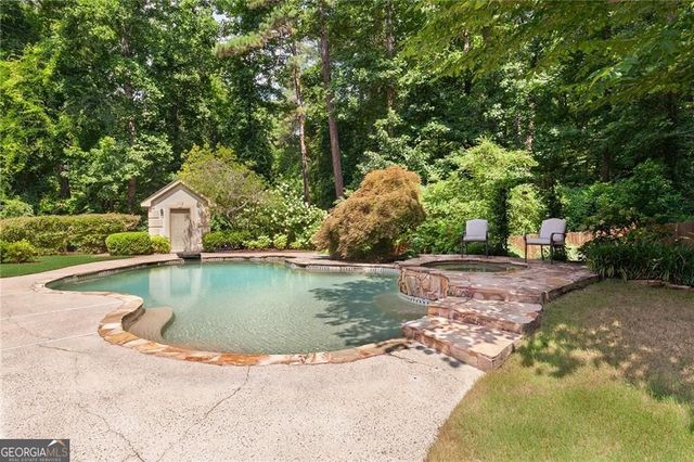 5825 Plantation Drive, Roswell, GA 30075