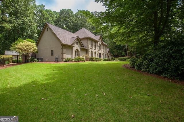 5825 Plantation Drive, Roswell, GA 30075