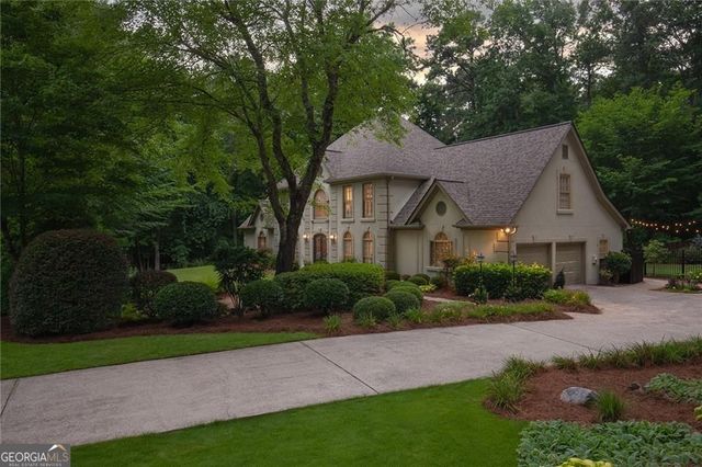 5825 Plantation Drive, Roswell, GA 30075