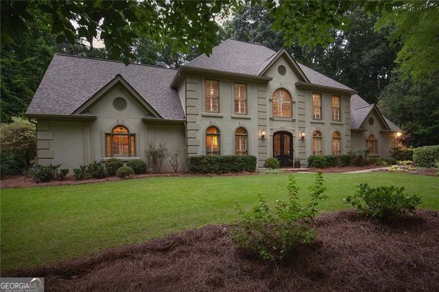 5825 Plantation Drive, Roswell, GA 30075