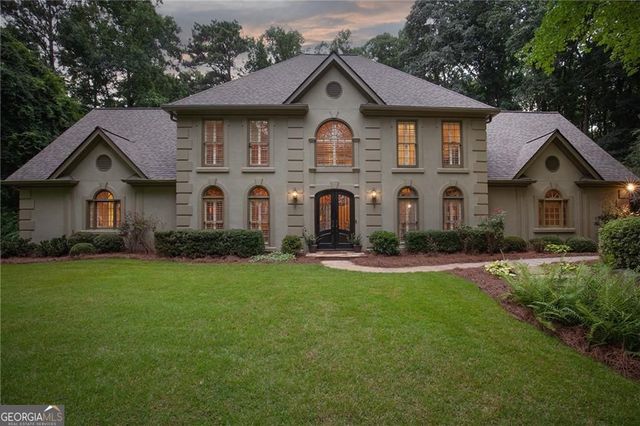 5825 Plantation Drive, Roswell, GA 30075