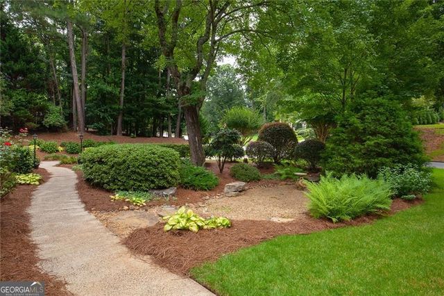 5825 Plantation Drive, Roswell, GA 30075