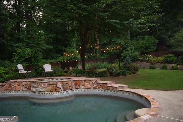 5825 Plantation Drive, Roswell, GA 30075