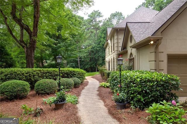 5825 Plantation Drive, Roswell, GA 30075