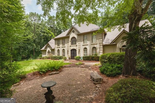 5825 Plantation Drive, Roswell, GA 30075