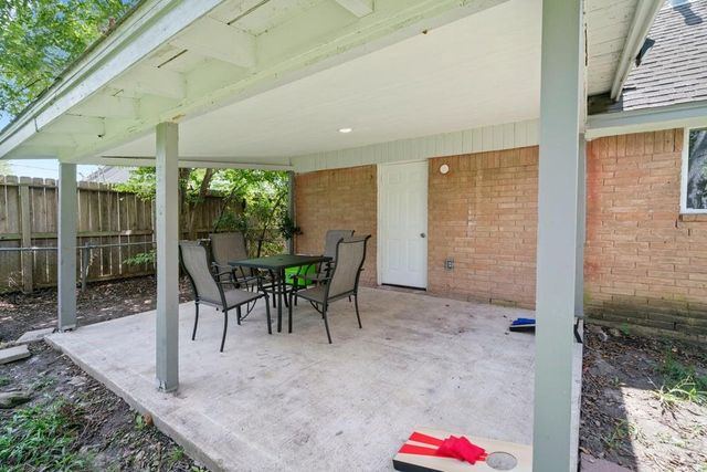 5507 Greylog Drive, Houston, TX 77048