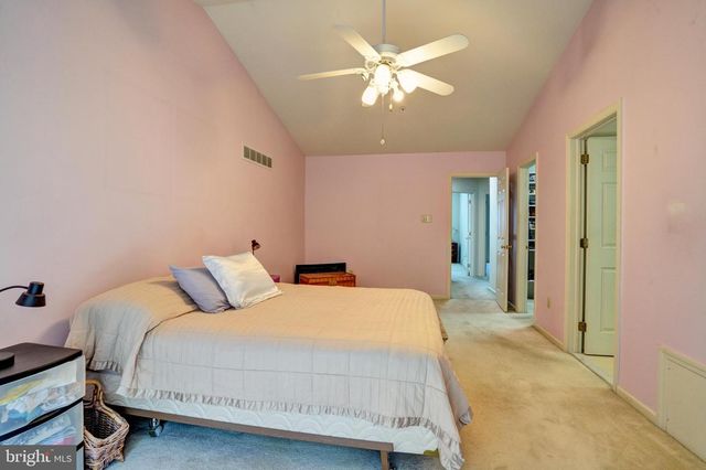 43 HAMPTON CT, Eagleville, PA 19403