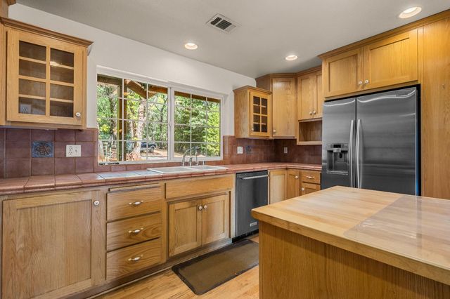 4061 Pacific Crest Ct, Placerville, CA 95667