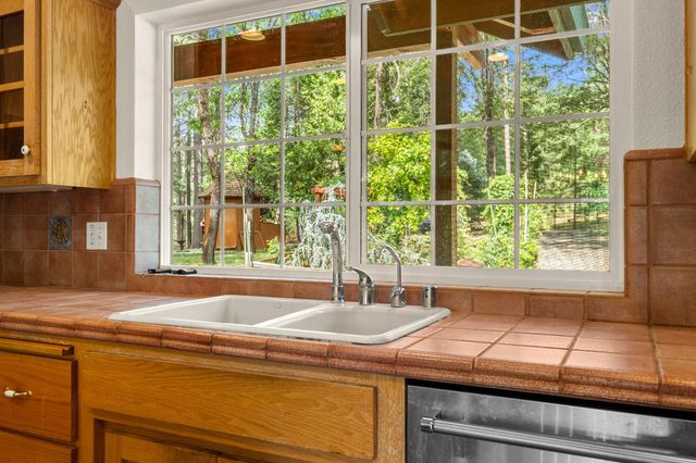 4061 Pacific Crest Ct, Placerville, CA 95667