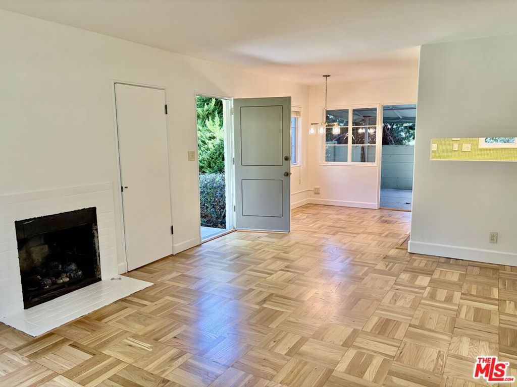 5333 Village Green, Los Angeles, CA 90016 — photo 3
