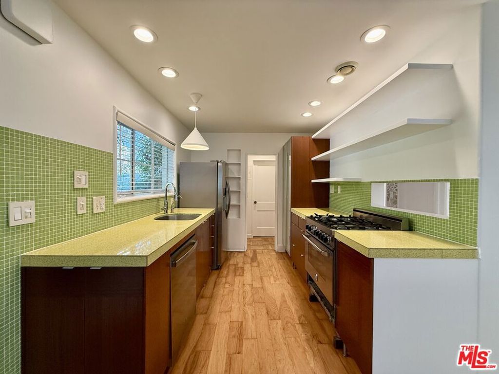 5333 Village Green, Los Angeles, CA 90016 — photo 4