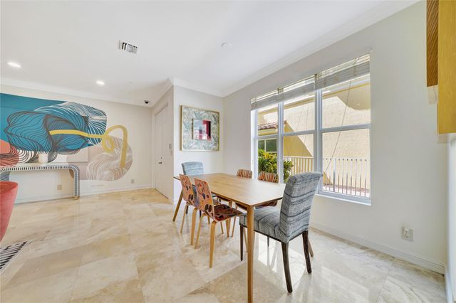 903 NE 17th Way 104, Fort Lauderdale, FL 33304