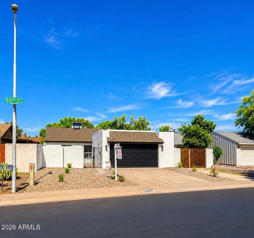 Image 1 of property listing at 9419 N 53RD Avenue, Glendale, AZ 85302