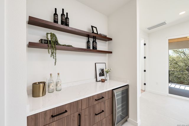 707 Lone Cir, San Antonio, TX 78260