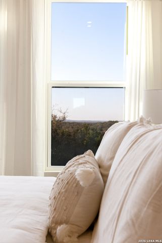 707 Lone Cir, San Antonio, TX 78260