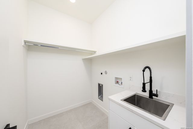 707 Lone Cir, San Antonio, TX 78260