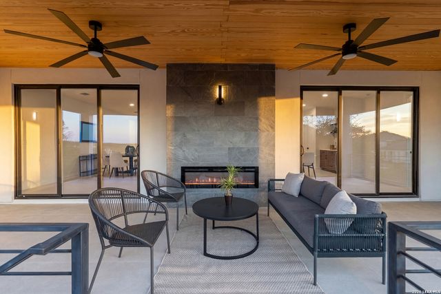 707 Lone Cir, San Antonio, TX 78260