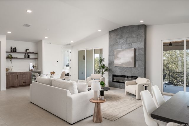 707 Lone Cir, San Antonio, TX 78260