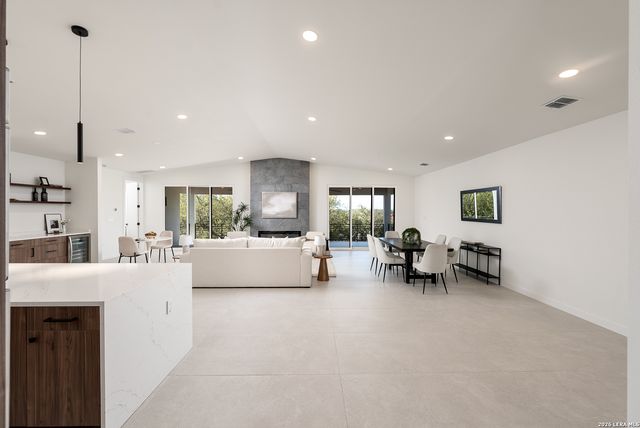 707 Lone Cir, San Antonio, TX 78260