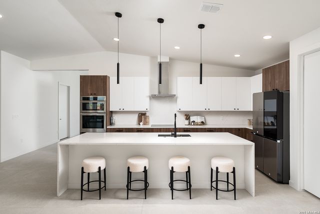 707 Lone Cir, San Antonio, TX 78260