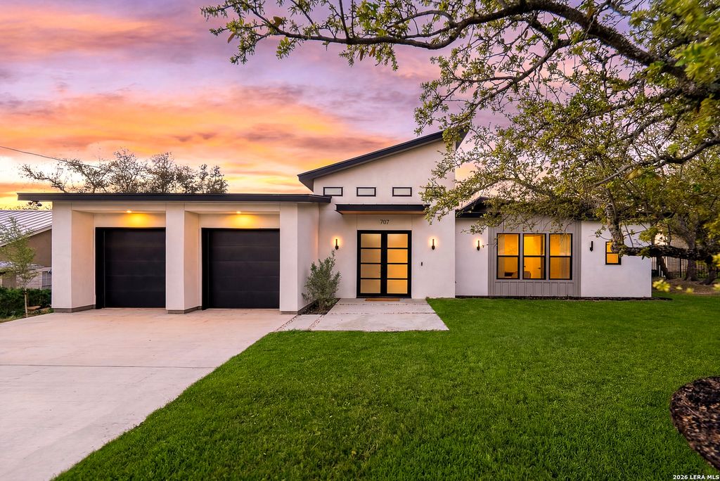 707 Lone Cir, San Antonio, TX 78260