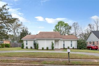 6208 Cottage Hill Road, Mobile, AL 36609