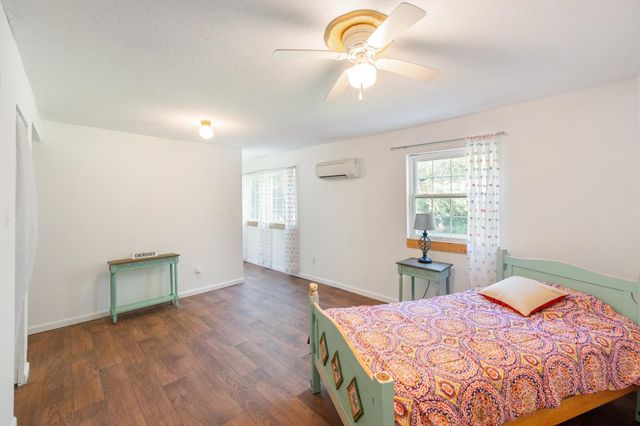 1035 BEACON RD, Parsons, TN 38363