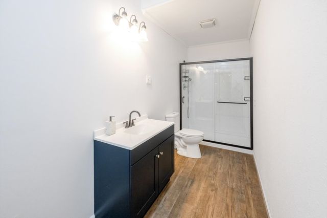 1035 BEACON RD, Parsons, TN 38363