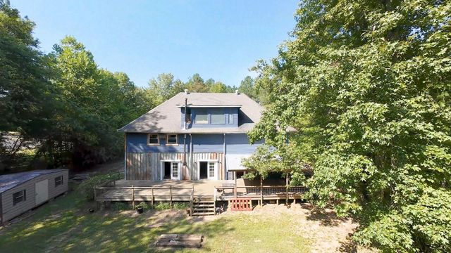 1035 BEACON RD, Parsons, TN 38363