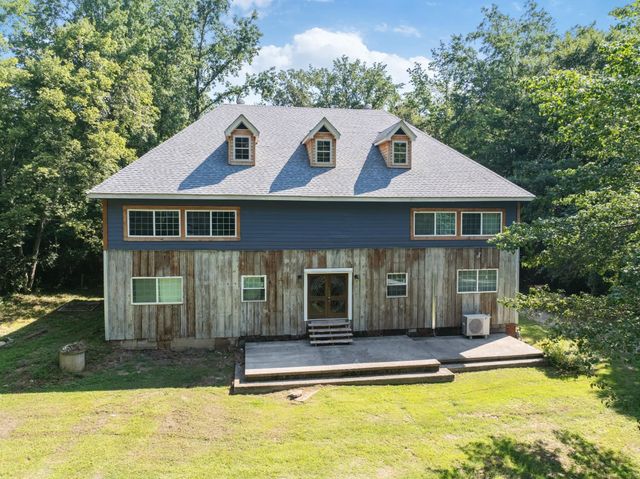 1035 BEACON RD, Parsons, TN 38363