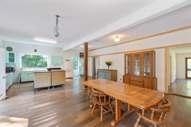 1035 BEACON RD, Parsons, TN 38363