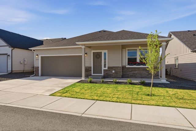 19646 E Spruce Ln, Greenacres, WA 99016