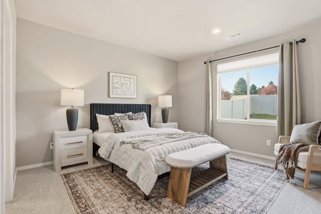 19646 E Spruce Ln, Greenacres, WA 99016