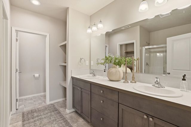 19646 E Spruce Ln, Greenacres, WA 99016