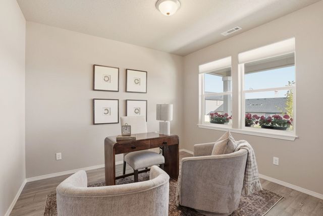 19646 E Spruce Ln, Greenacres, WA 99016