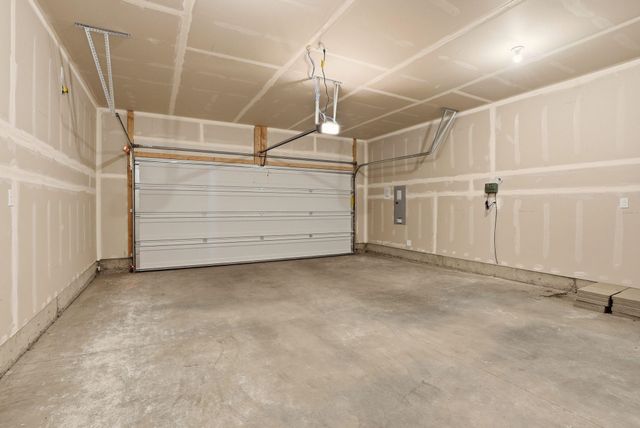 19646 E Spruce Ln, Greenacres, WA 99016