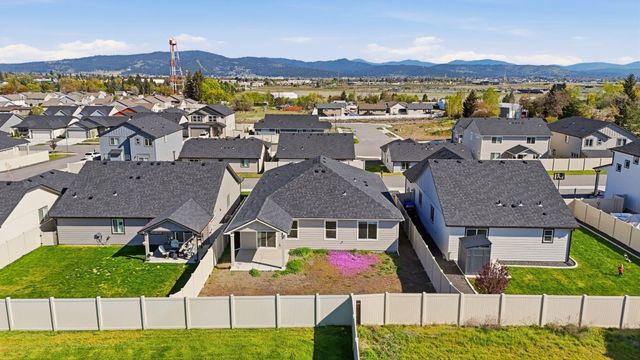 19646 E Spruce Ln, Greenacres, WA 99016