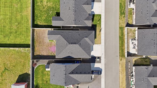 19646 E Spruce Ln, Greenacres, WA 99016