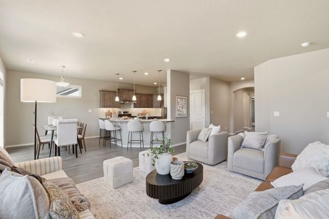 19646 E Spruce Ln, Greenacres, WA 99016