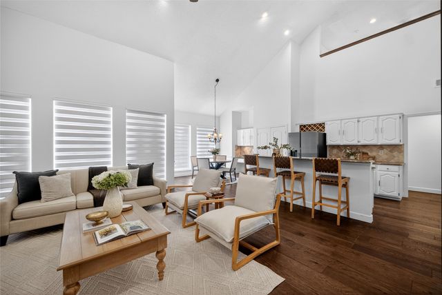 7100 Oakbrook Drive, Plano, TX 75025