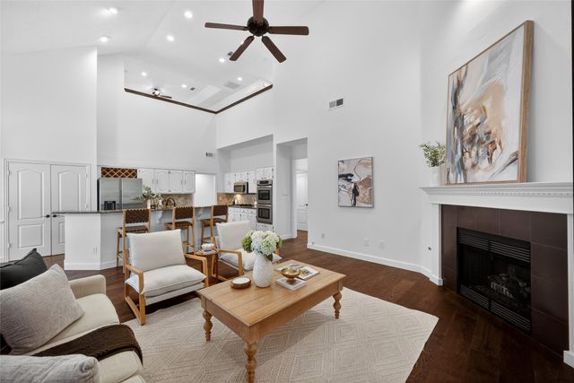 7100 Oakbrook Drive, Plano, TX 75025